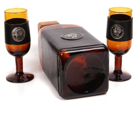 Vintage Spanish Amber Decanter 6 Glasses Coin Faux Leather Wrapped King Alfonso - Picture 2 of 8